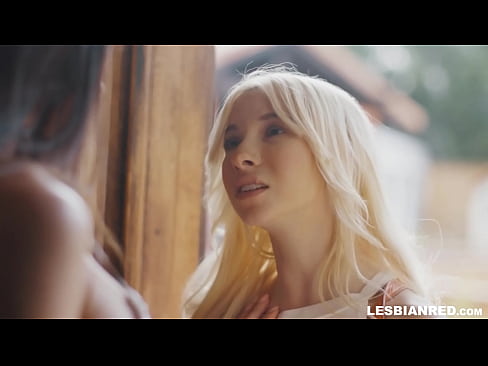 ❤️ Hoʻi mai ke kaikamahine i ka home i kekahi mau mahina ma hope a hoʻopau i ka ʻai ʻana i ka pussy a kona stepmom ❤️❌ Porn video ia makou ﹏