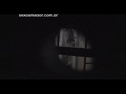 ❤️ Hoʻopaʻa malū ʻia ʻo Blondie e kahi voyeur kaiāulu i hūnā ʻia ma hope o nā pōhaku lepo ❤️❌ Porn video ia makou ﹏